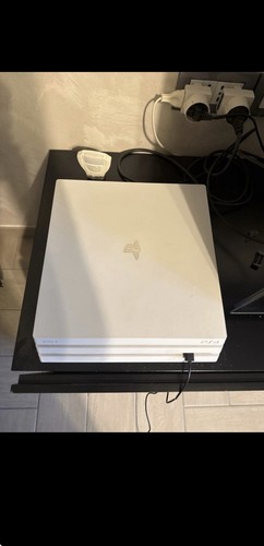 Sony playstation pro con 3 - 4,
